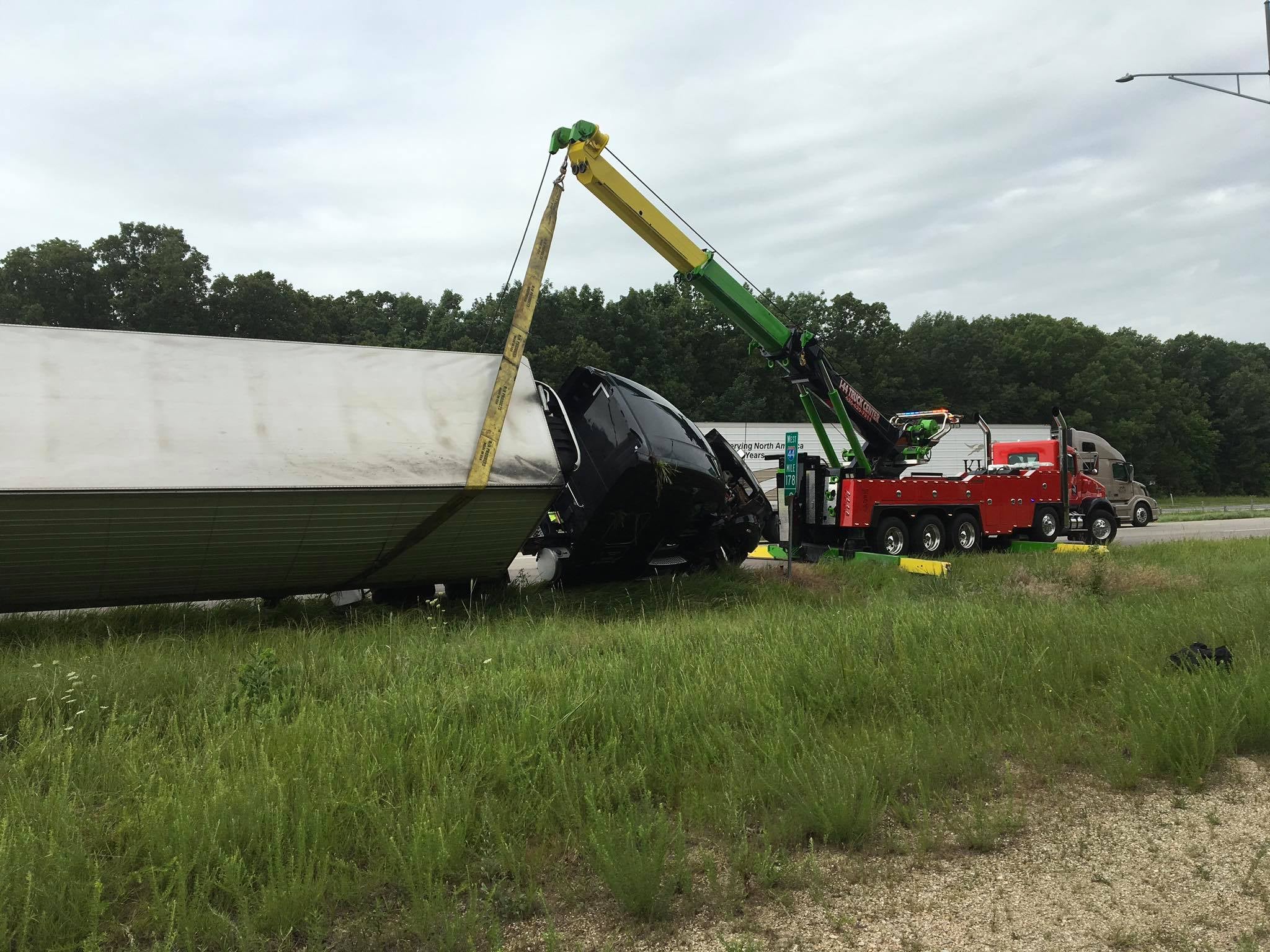 I 44 Truck Center (14)